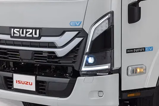 2026 Isuzu NRR EV Class 5 132.5 in Wheelbase - Image 5